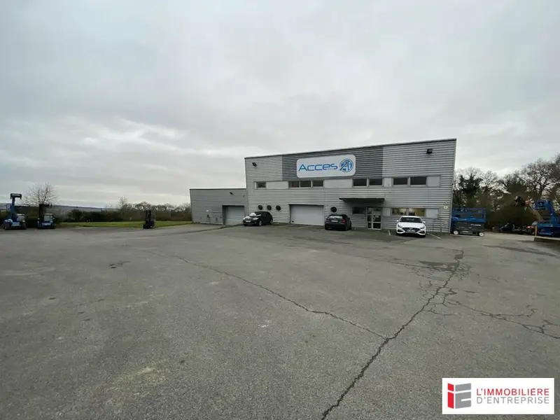 Entrepôt / Activité à vendre - Bourg-Des-Comptes (35890) - 1750 m²