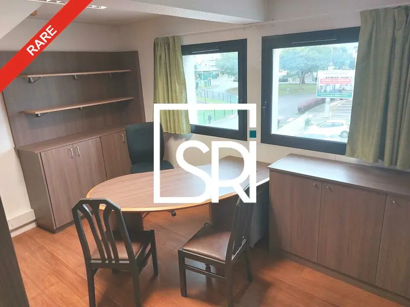 LOCATION BUREAUX MEUBLES ET EQUIPES - 32 m² - 63170 AUBIERE