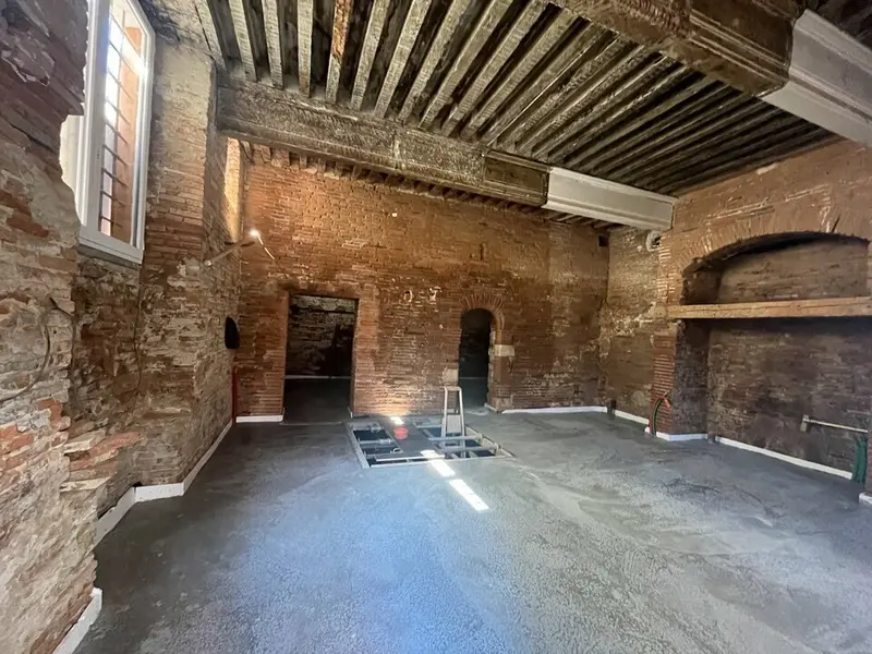 A louer, local commercial 124 m² TOULOUSE (31000)