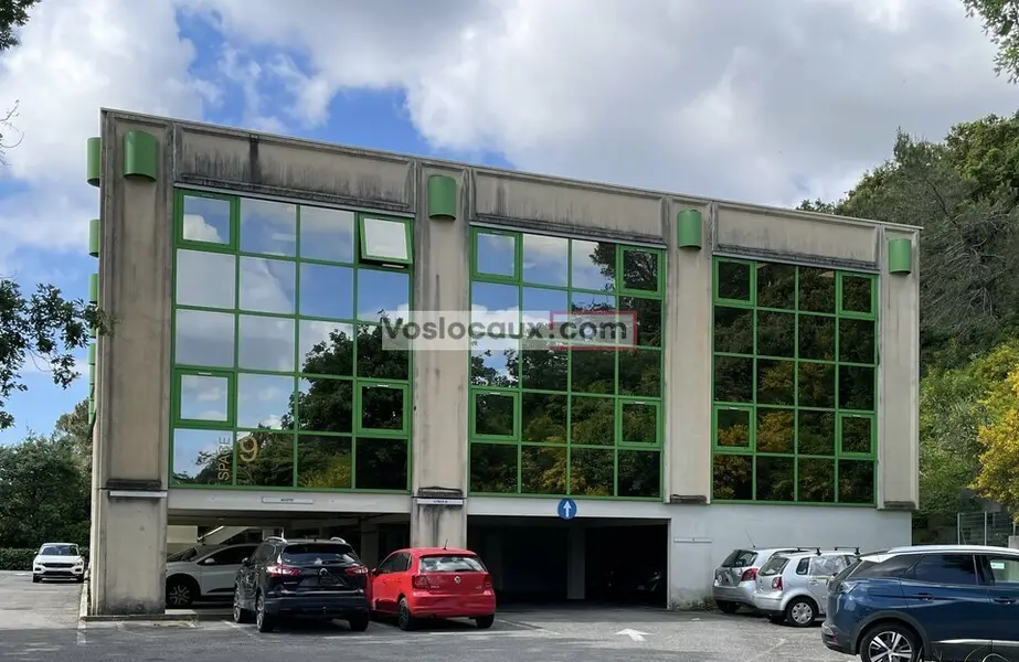 À LOUER  Bureaux de 103m²  VALLAURIS / CHEMIN DE SAINT-BERNARD 