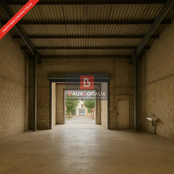 LOCAL COMMERCIAL/ENTREPOT D'ENVIRON 222 m²
