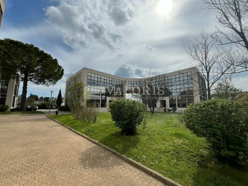 A louer Bureaux 144m² Aix-en-Provence