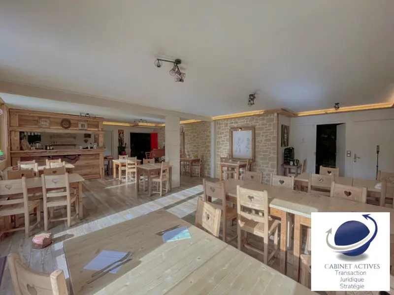 A vendre Local commercial  600m² Barby