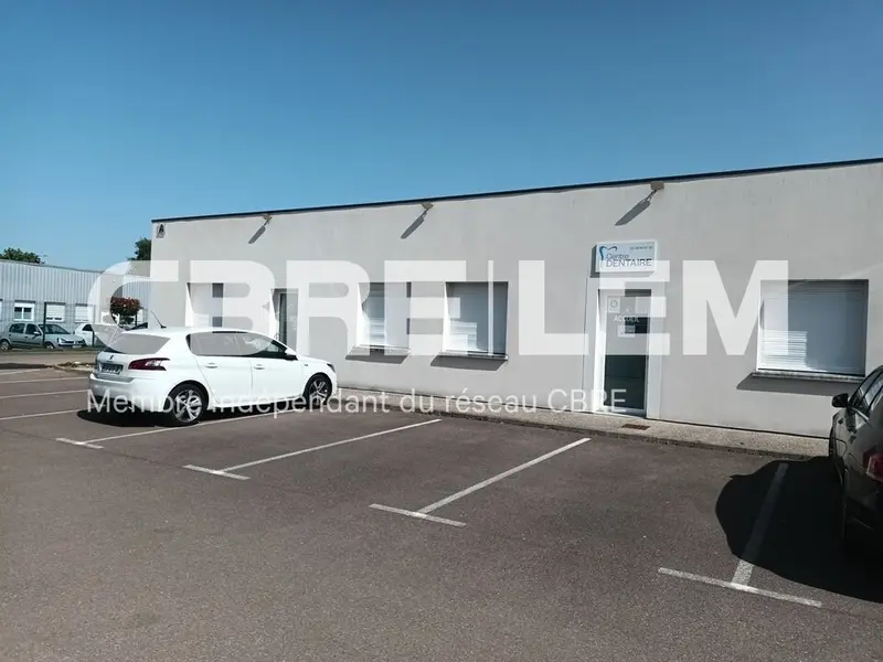 A louer Bureaux 300m² Angerville-la-Campagne