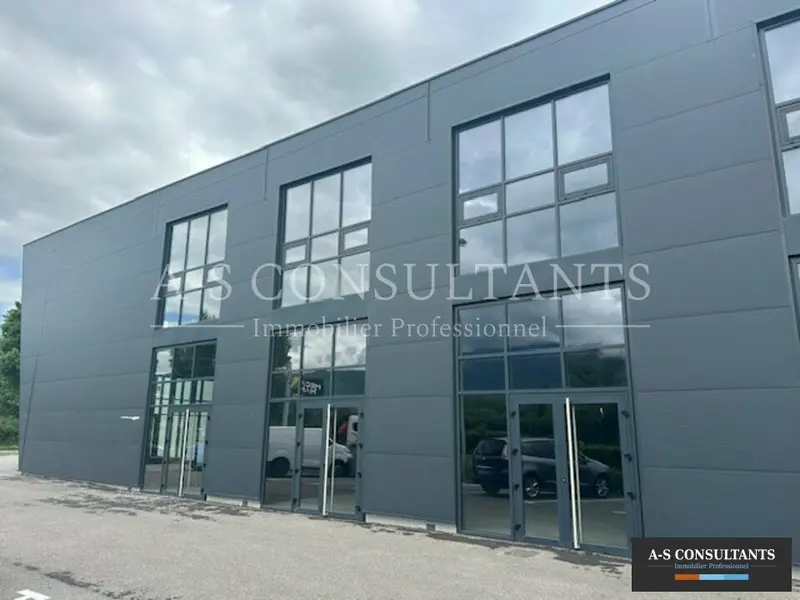 A louer Local commercial  592m² Chignin