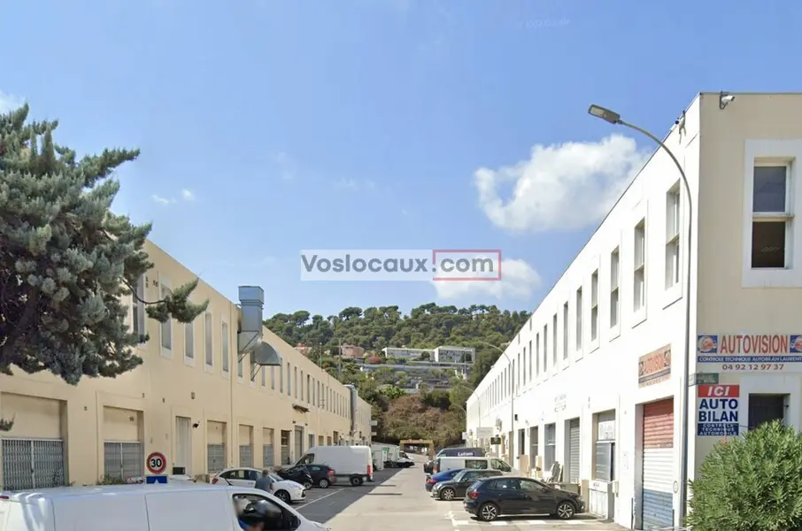 A louer : local d'activité de 245m² à Saint-Laurent-du-Var