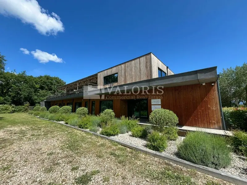 A louer Bureaux 300m² Le Puy-Sainte-Réparade