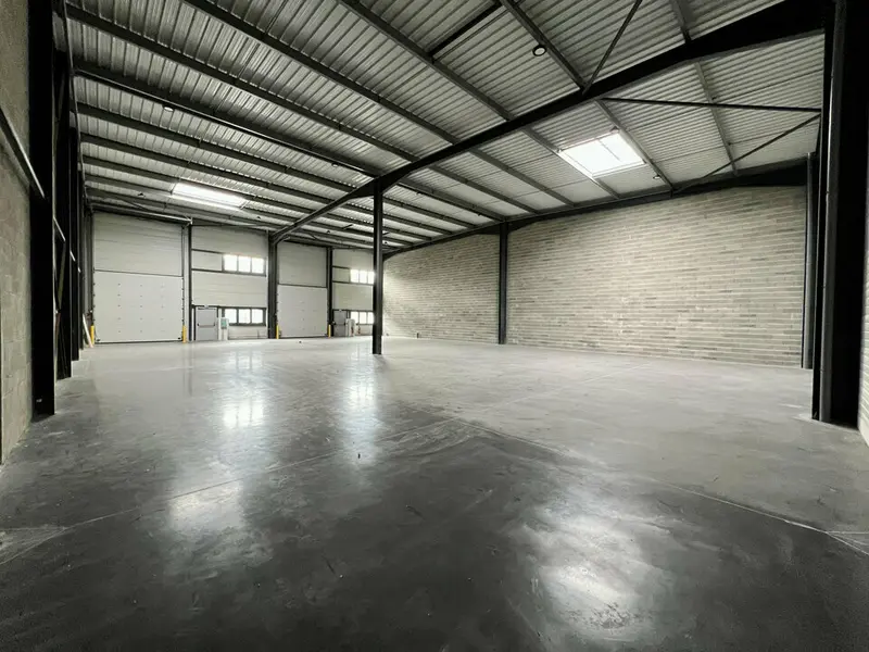 A vendre Locaux d'activité 734m² Mauregard
