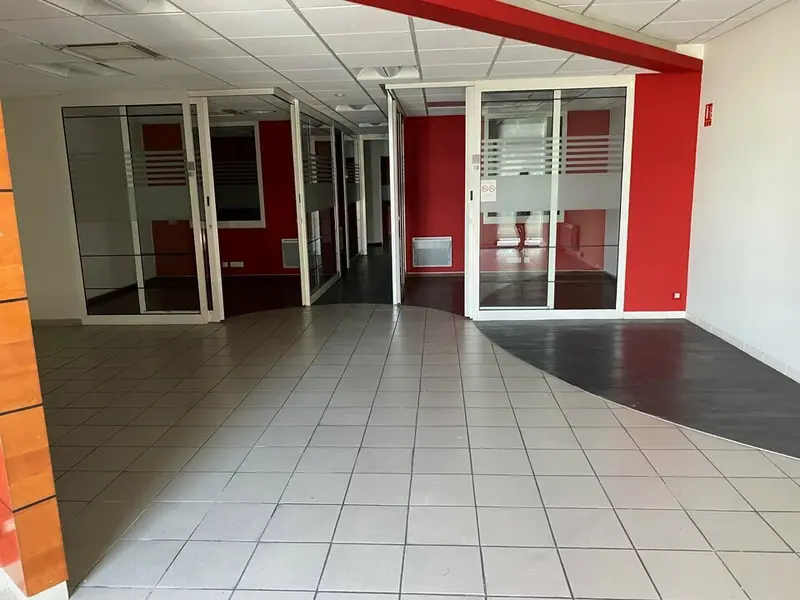 LOCAL 130m2 A LOUER ZI LES PALUDS 13400 AUBAGNE
