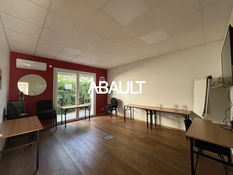 A VENDRE MURS LIBRES D'ENVIRON 166M² - SECTEUR BONNEFOY
