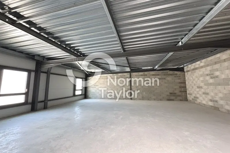 A louer Locaux d'activité 379m² Grabels