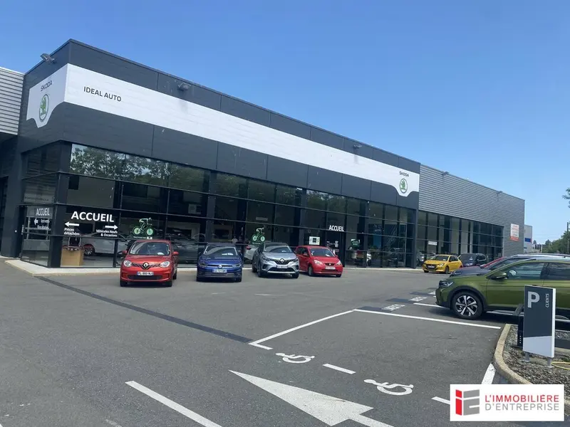 SAINT-MALO - BATIEMENT D'ACTIVITÉ DE 3 977 M² 