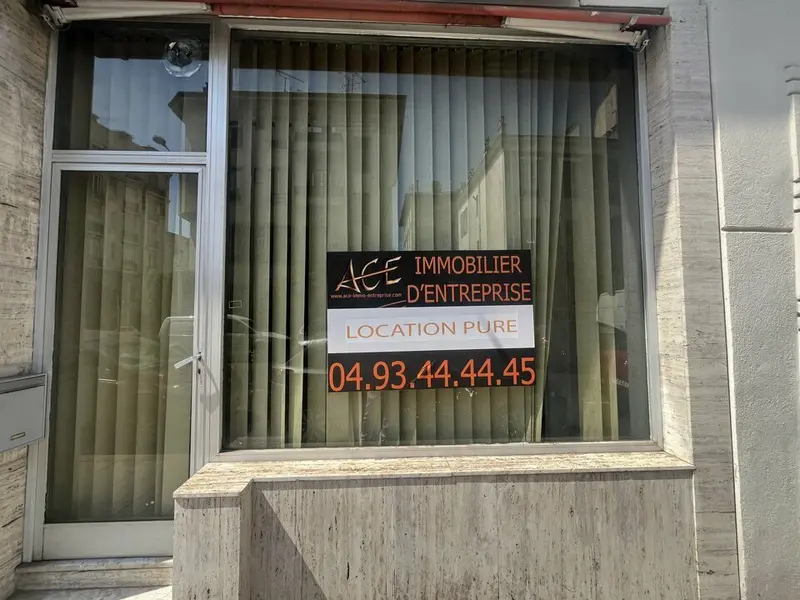 LOCATION PURE LOCAL COMMERCIAL !