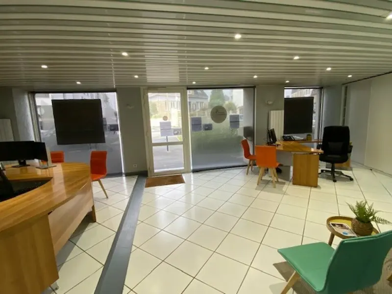 A LOUER - BUREAUX - AURAY