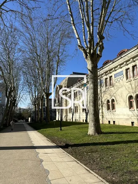 Fonds de commerce à vendre - Cafés et bars - Vichy (03200) - 100 000 €