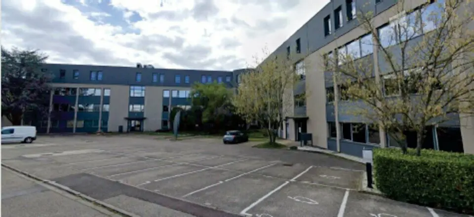 A louer Bureaux 174.7m² Écully