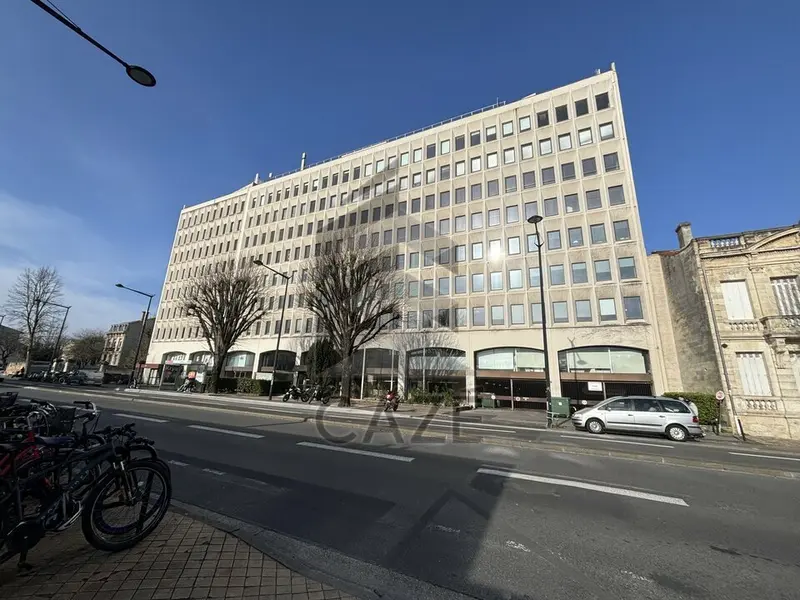 Bureau à louer - Bordeaux (33000) - 640 m² - 9 066 €/mois