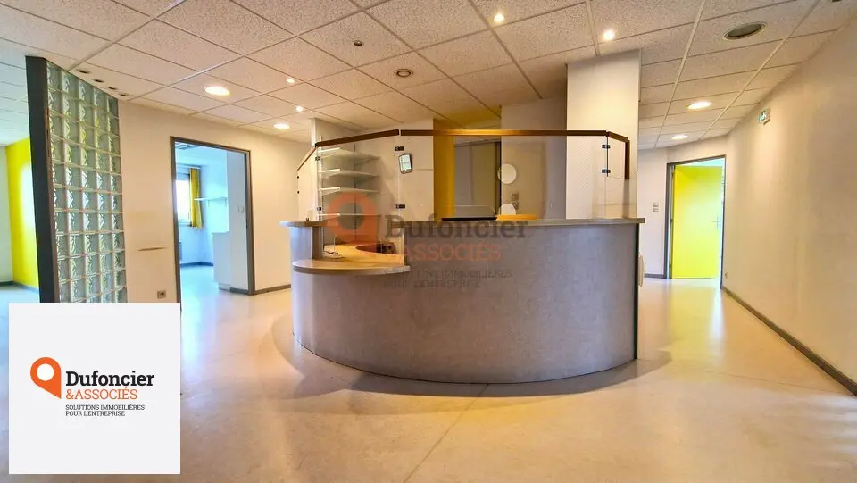 BUREAUX A LOUER 198M² - QUARTIER POLYCLINIQUE ET CHU DE LA MILETRIE