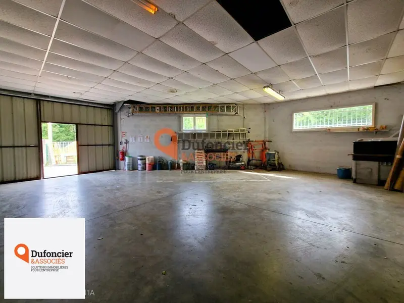 A louer Locaux d'activité 262m² Saint-Benoît