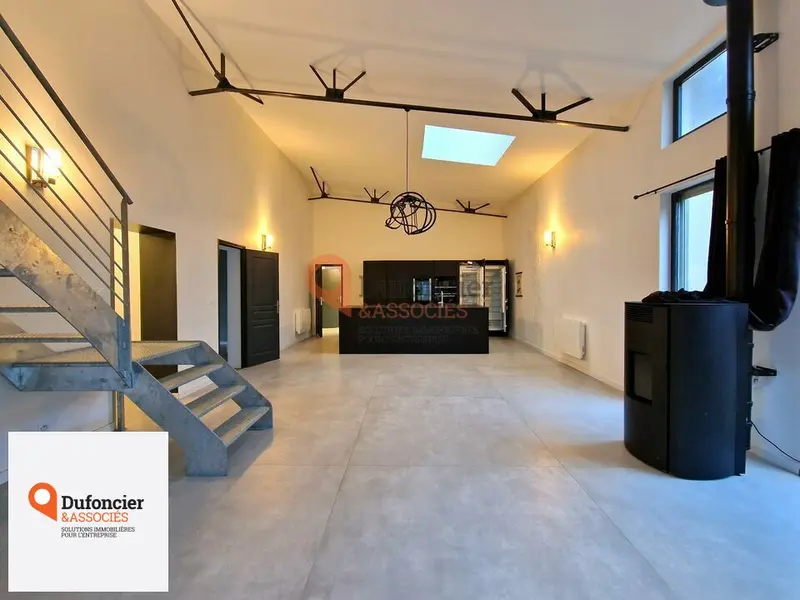 Bureau à louer - Fontaine-Le-Comte (86240) - 130 m² - 1 354 €/mois