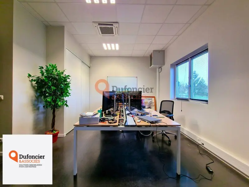 Bureau à louer - Saint-Benoît (86280) - 174 m² - 2 236 €/mois