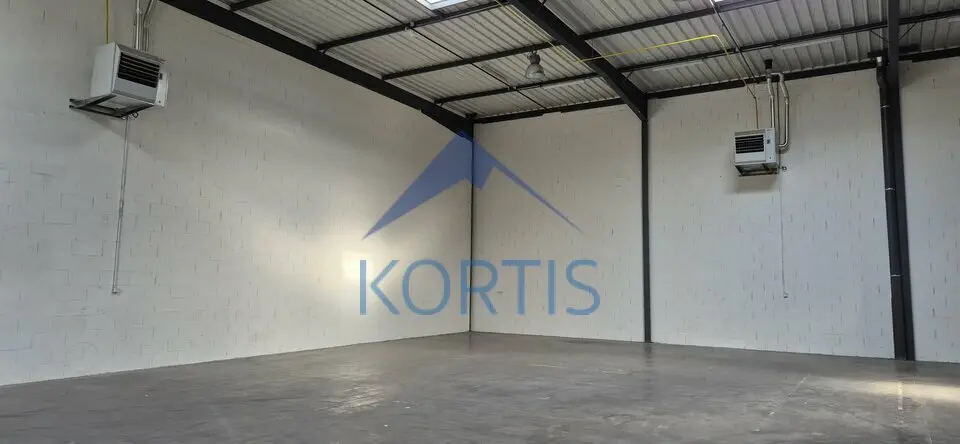 Entrepôt / Activité à louer - Saint-Priest (69800) - 493 m² - 4 416 €/mois