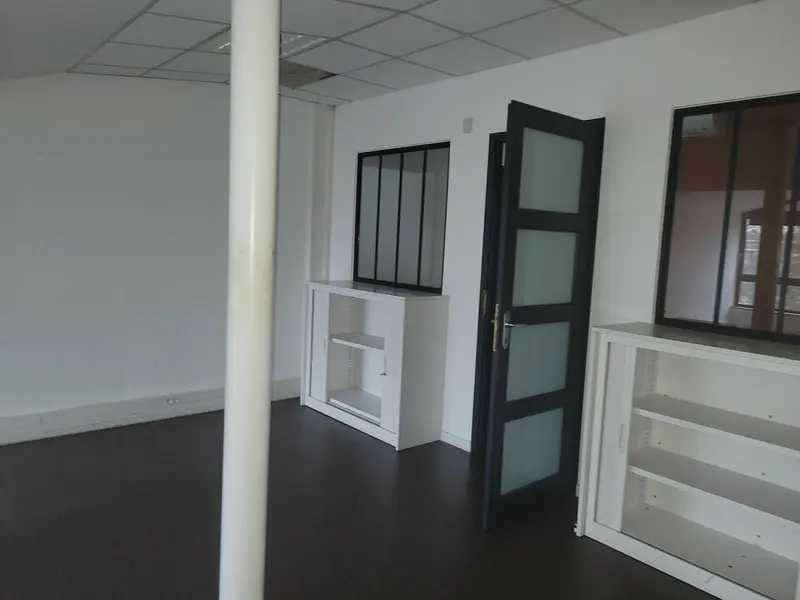 Bureau à louer - Angoumé (40990) - 450 m² - 1 200 €/mois