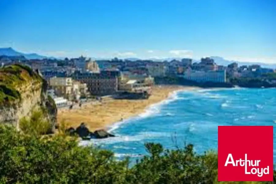 BUREAUX  NEUFS 147 M² A LOUER SUR BIARRITZ QUARTIER AEROPORT