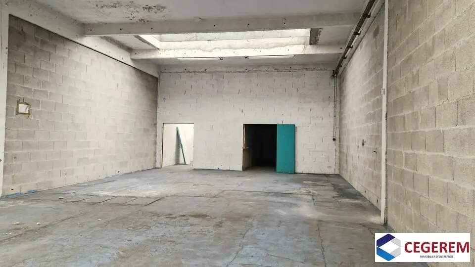 Entrepôt / Activité à vendre - Saint-Fargeau-Ponthierry (77310) - 934 m²