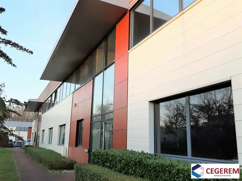 LOCAUX D'ACTIVITES A PARTIR DE 538 M2 A LISSES 