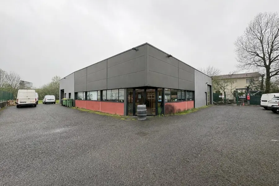 Entrepôt / Activité à louer - Artigues-Près-Bordeaux (33370) - 500 m² - 4 833...