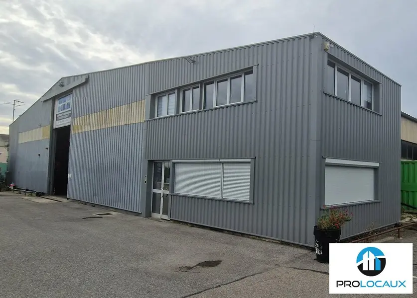 Entrepôt / Activité à vendre - Ville-La-Grand (74100) - 1800 m²