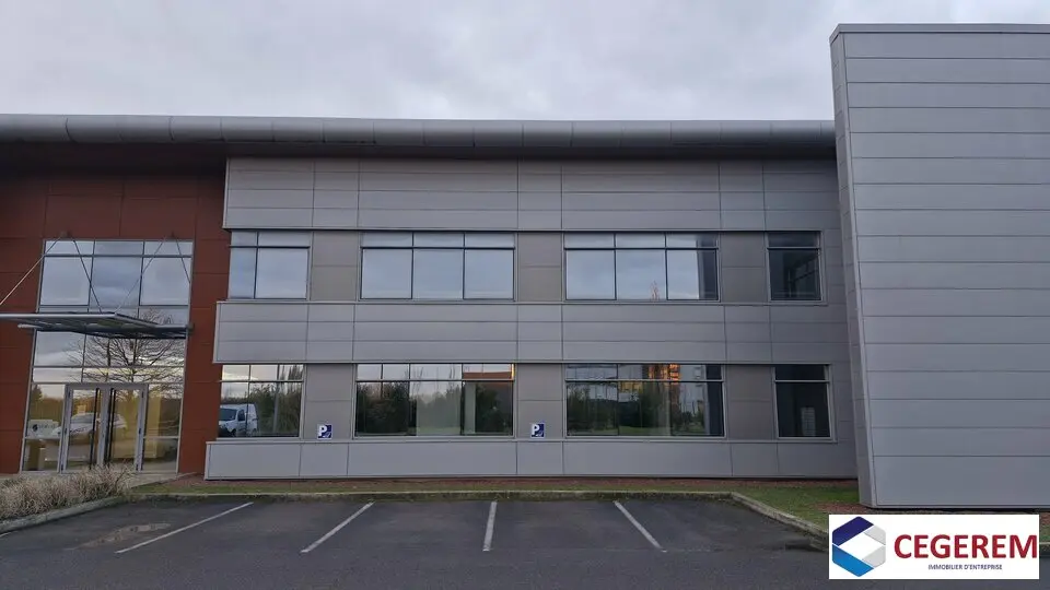 ENTREPÔT DE 3 290 m² A LIEUSAINT