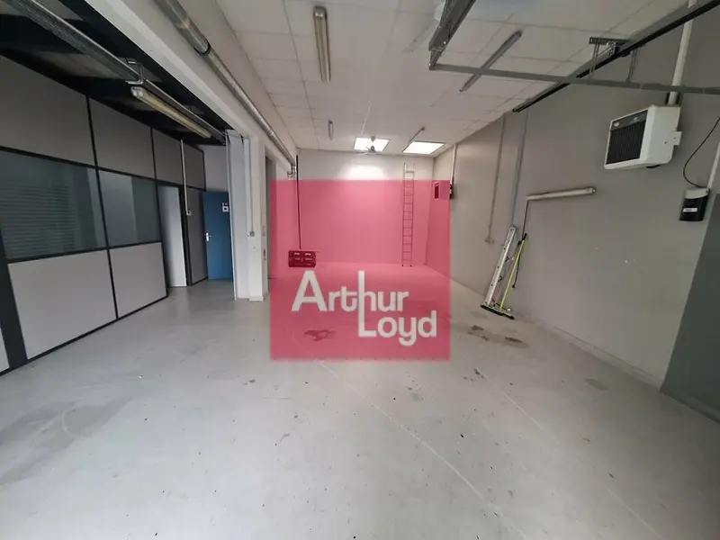 Entrepôt / Activité à louer - Cournon-D'Auvergne (63800) - 127 m² - 1 030 €/mois