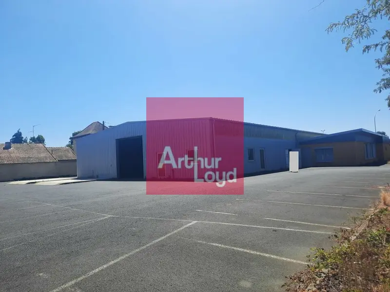 Entrepôt / Activité à vendre - Issoire (63500) - 880 m²