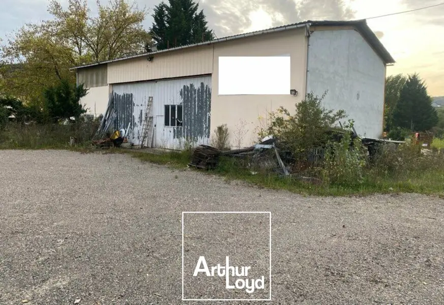 Entrepôt / Activité à vendre - Saint-Cernin-De-Larche (19600) - 200 m²