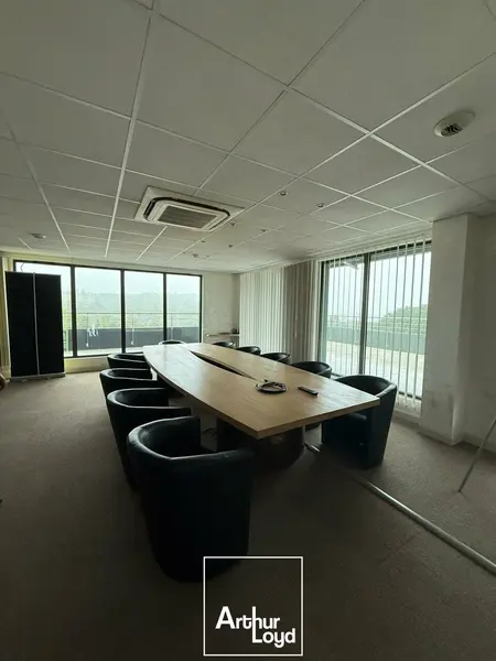 Bureau à louer - Coulounieix-Chamiers (24660) - 400 m² - 3 000 €/mois