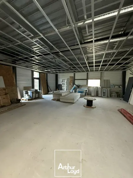 Bureau à louer - Brive-La-Gaillarde (19100) - 200 m² - 3 800 €/mois