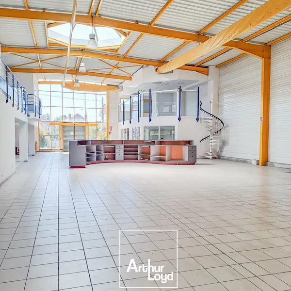 Entrepôt / Activité à louer - Brive-La-Gaillarde (19100) - 1280 m² - 11 380 €...