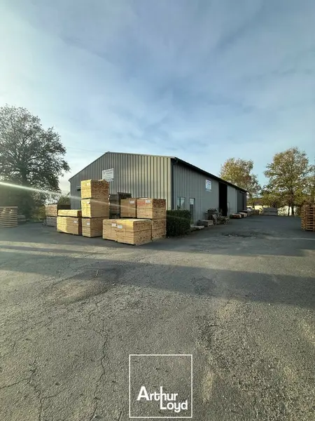 Entrepôt / Activité à vendre - Uzerche (19140) - 376 m²