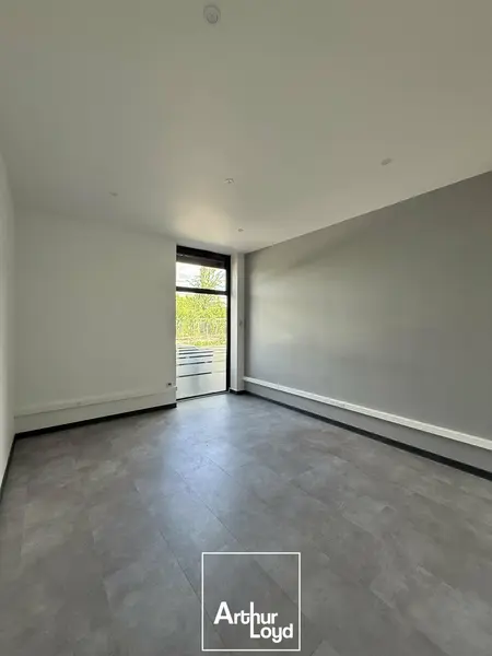 Bureau à louer - Brive-La-Gaillarde (19100) - 100 m² - 2 200 €/mois