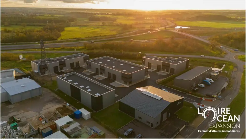 Entrepôt / Activité à vendre - Saint-Jean-De-Boiseau (44640) - 211 m²