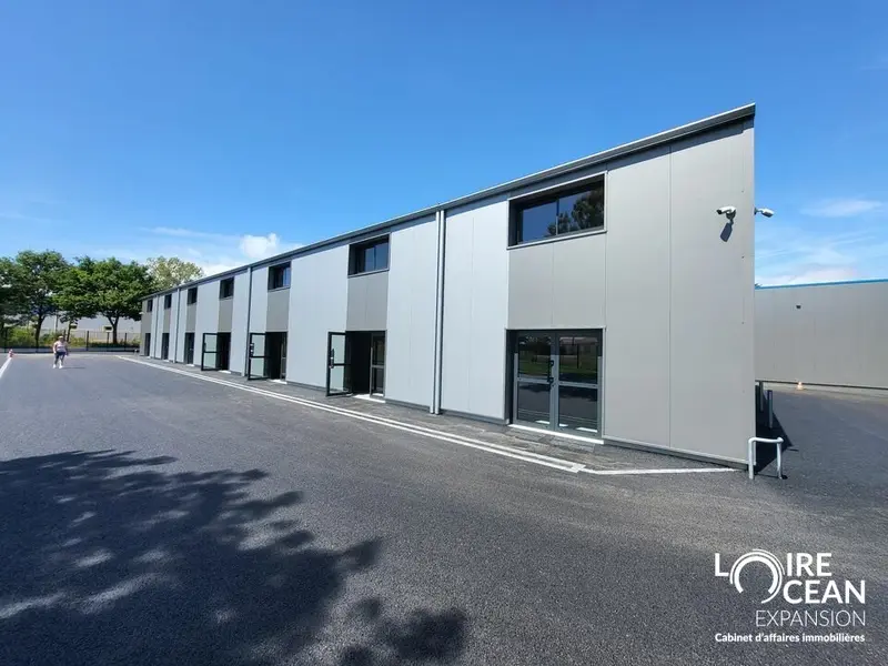 Entrepôt / Activité à louer - Saint-Brevin-Les-Pins (44250) - 100 m² - 800 €/...