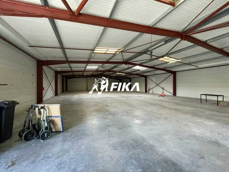 Entrepôt / Activité à vendre - Saint-Médard-En-Jalles (33160) - 580 m²