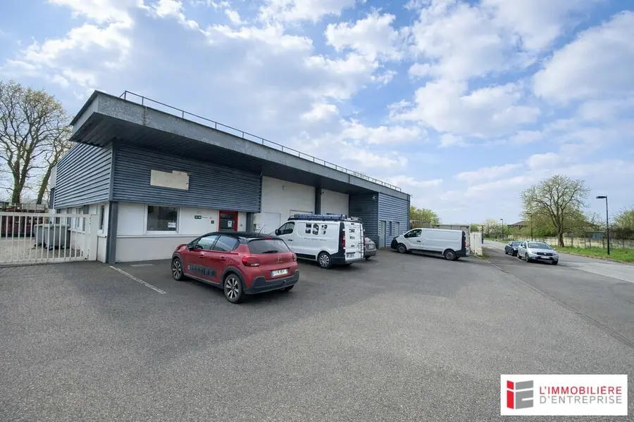 Entrepôt / Activité à vendre - Saint-Jacques-De-La-Lande (35136) - 524 m²