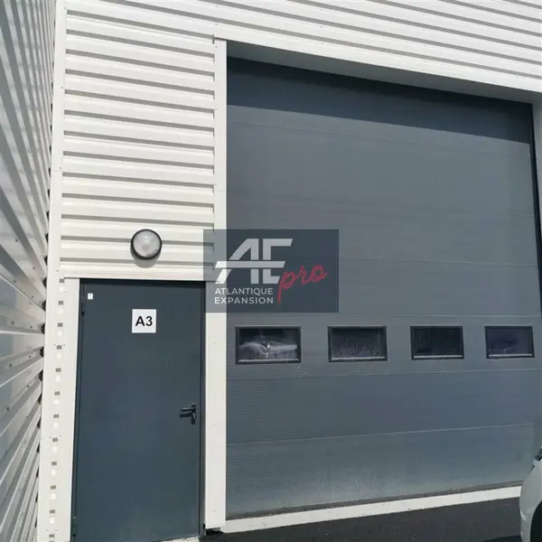 A louer Locaux d'activité 124m² Donges