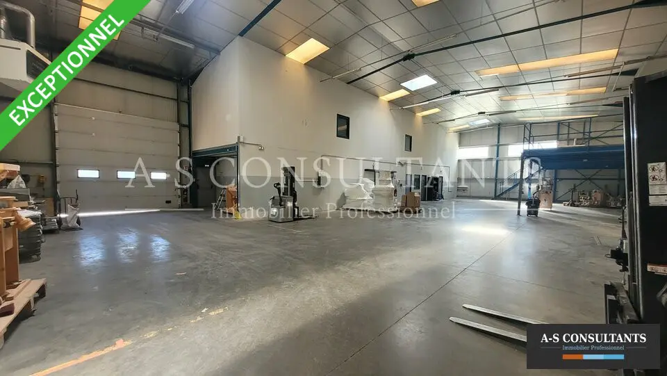 Entrepôt / Activité à vendre - Saint-Donat-Sur-L'Herbasse (26260) - 2000 m²