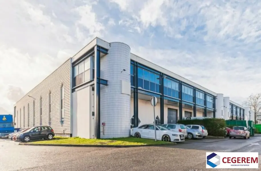 Entrepôt / Activité à louer - Élancourt (78990) - 1135 m²