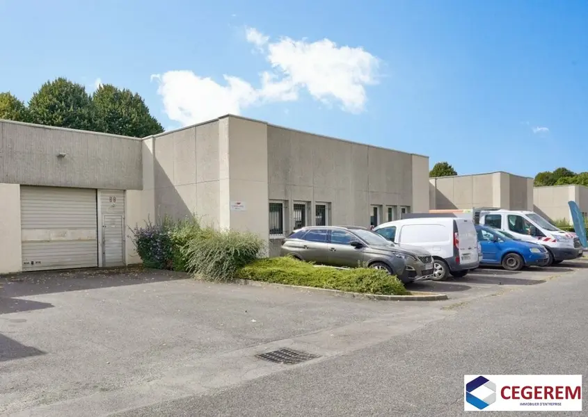 LOCAL D'ACTIVITES 385 m2 A LOGNES