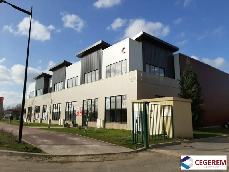 Entrepôt / Activité à vendre - Saint-Pierre-Du-Perray (91280) - 864 m²